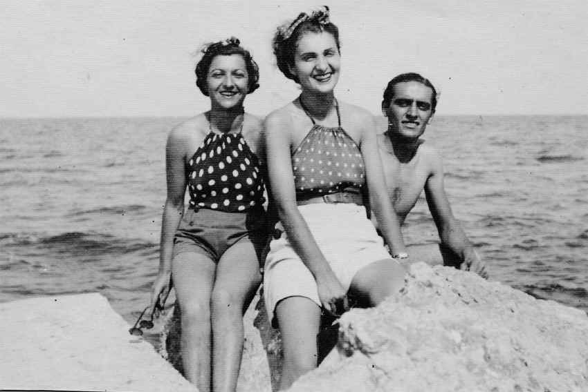 linda_anna_felice_mare.jpg (122158 byte)